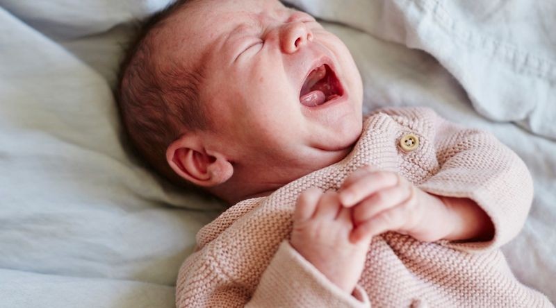 Ép con bú đêm quá nhiều sẽ gây ảnh hưởng đến sức khỏe con trẻ